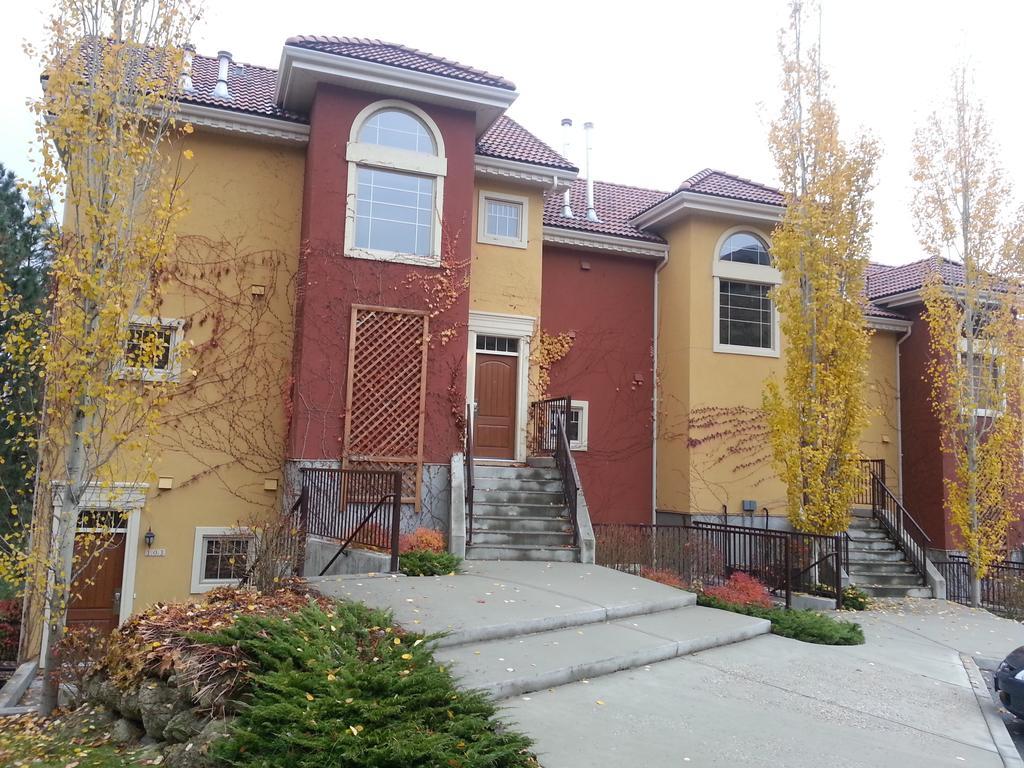 Bellasera Tuscan Villas By Associated Property Management Kelowna Exterior photo
